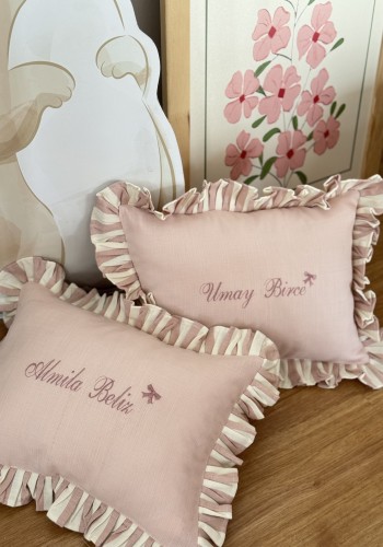 Pembe Çizgili Fırfırlı Yastık